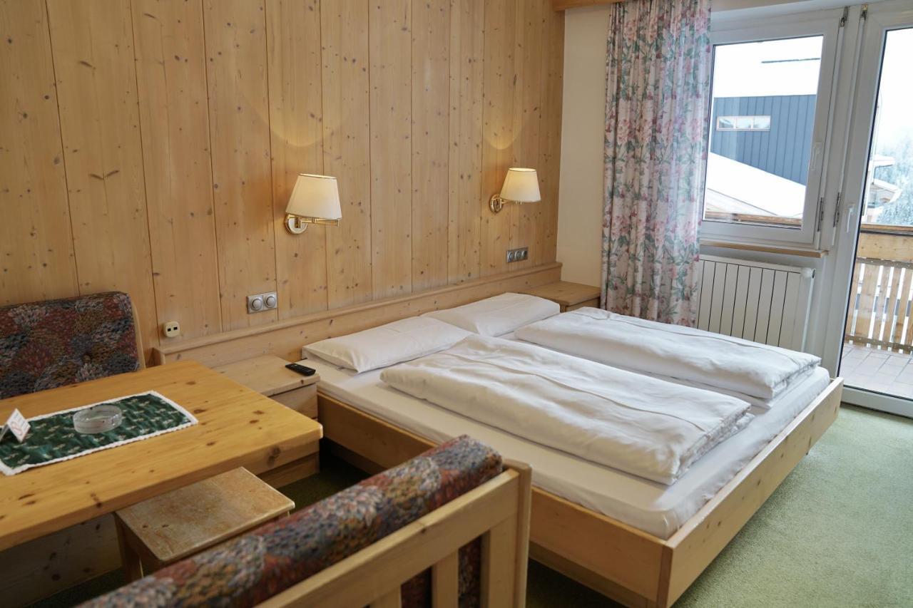Piz Alpin B&B Colfosco Bagian luar foto